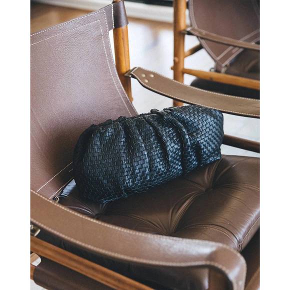 NEW CLEOBELLA gigi woven clutch in black - Picture 2 of 2